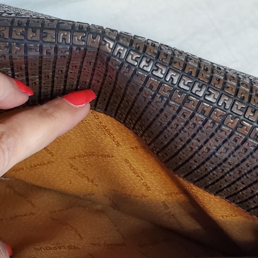 Vintage 1980s Ted Lapidus Crossbody (Medium). Vintage. Black & Tan PVC & Leather - Picture 4 of 9